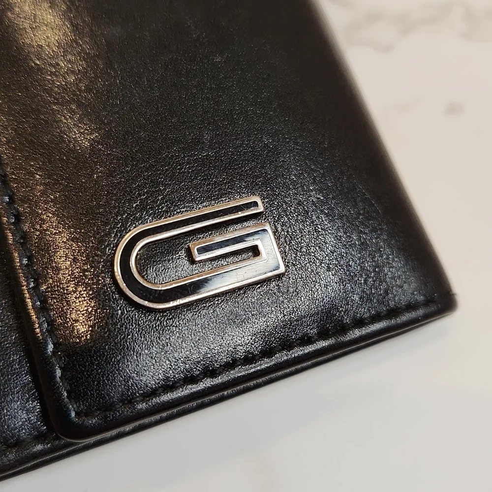 Authentic Gucci 6 Key Case